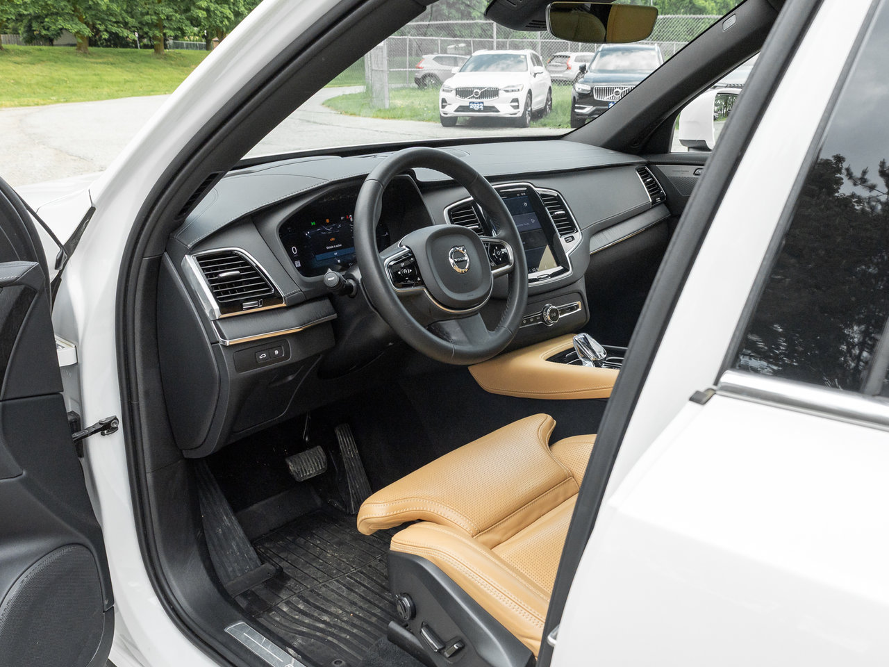 2024 Volvo XC90 Hybrid T8 eAWD PHEV Ultimate 7-Seater TRADE IN  VOLVO CPO-7
