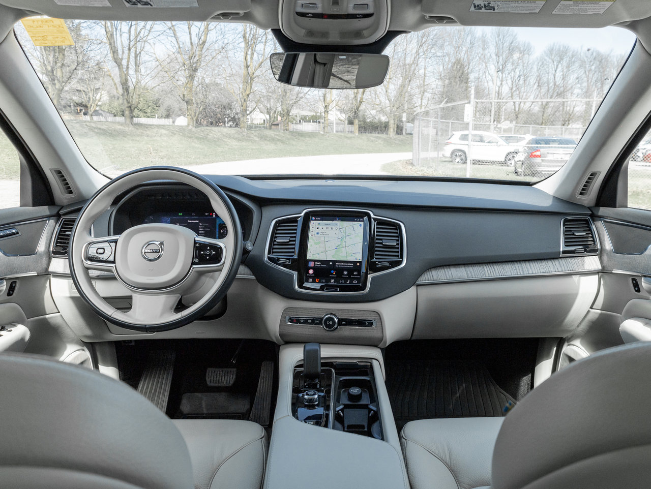 Volvo XC90 Hybrid T8 eAWD PLUG IN HYBRID PLUS 7-Seater OFF LEASE CPO 2024-25
