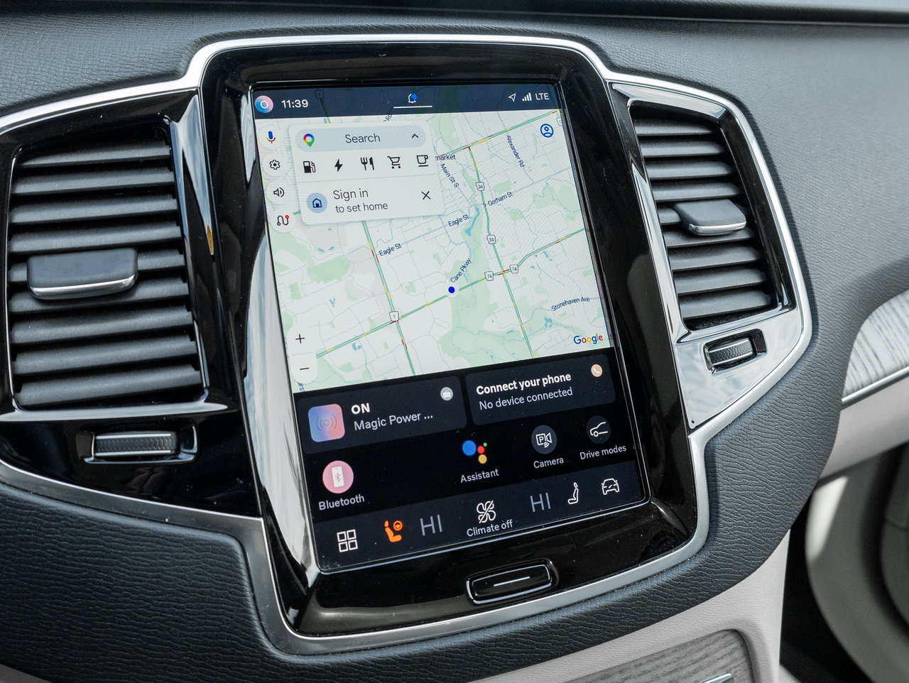 Volvo XC90 Hybrid T8 eAWD PLUG IN HYBRID PLUS 7-Seater OFF LEASE CPO 2024-11