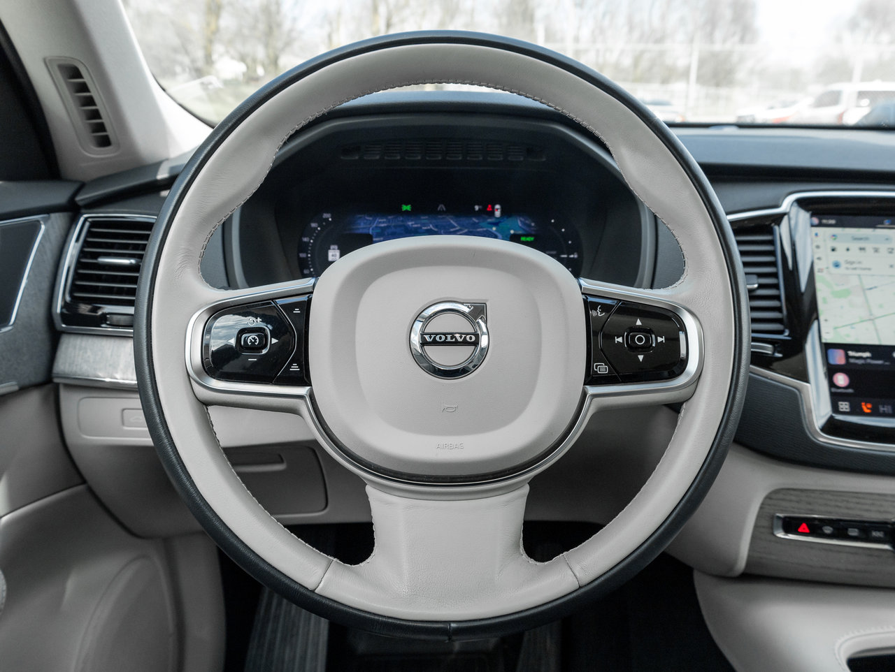 Volvo XC90 Hybrid T8 eAWD PLUG IN HYBRID PLUS 7-Seater OFF LEASE CPO 2024-8