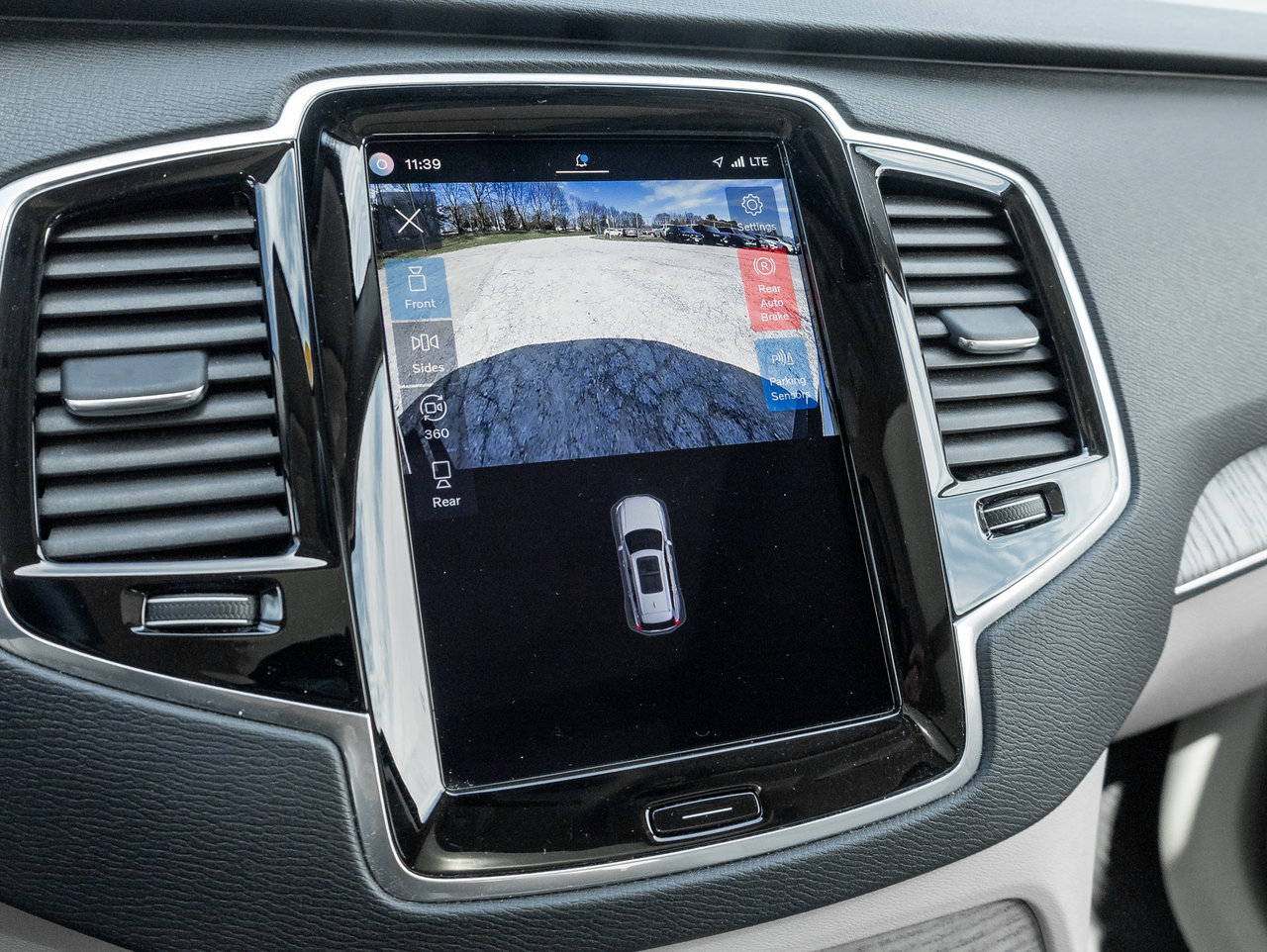 Volvo XC90 Hybrid T8 eAWD PLUG IN HYBRID PLUS 7-Seater OFF LEASE CPO 2024-13