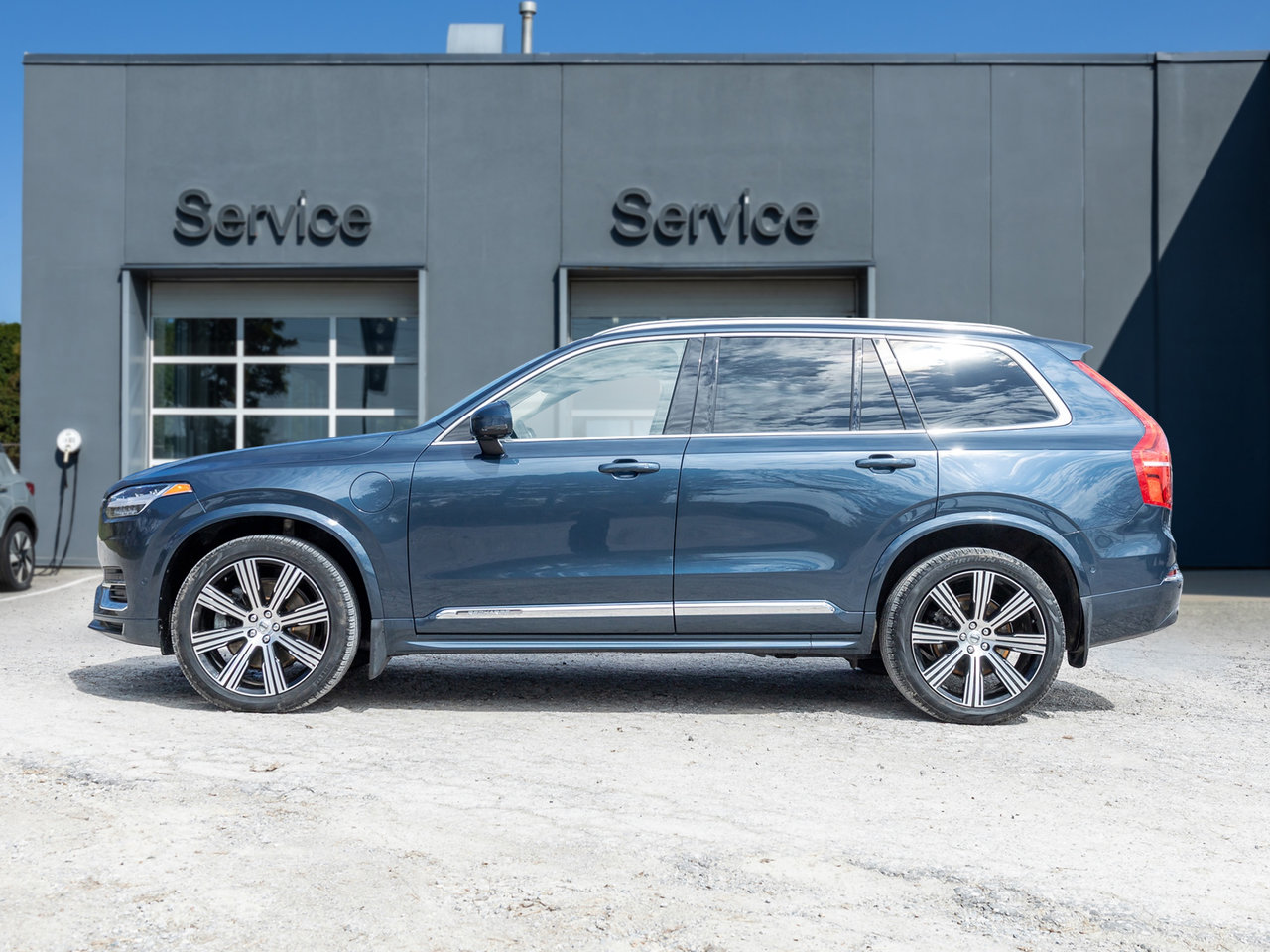 Volvo XC90 Hybrid T8 eAWD PLUG IN HYBRID PLUS 7-Seater OFF LEASE CPO 2024-2