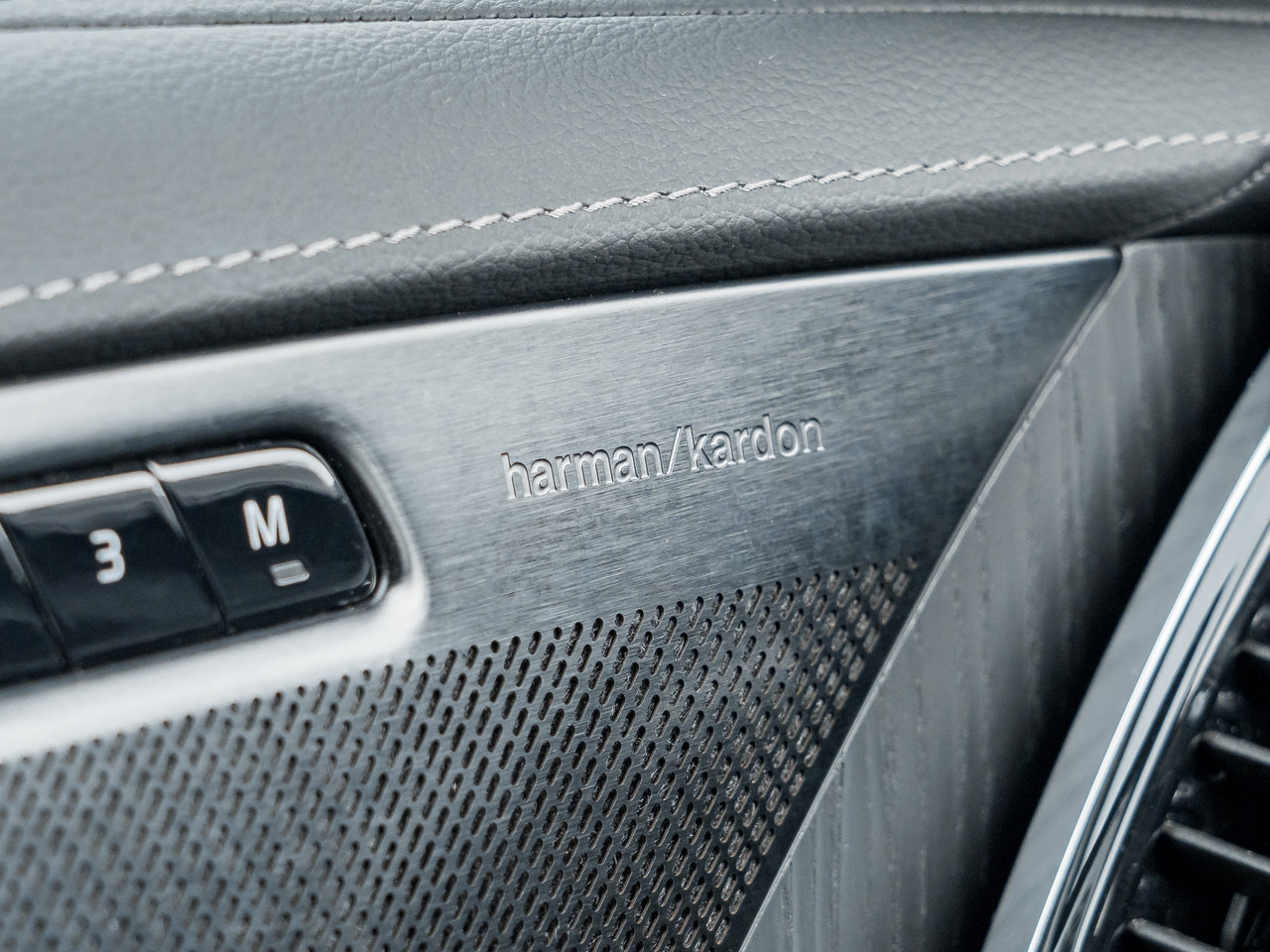 2024 Volvo XC90 Plug-In Hybrid T8 eAWD PHEV Ultimate 7-Seater  CPO RATE fr 3.49%*-14