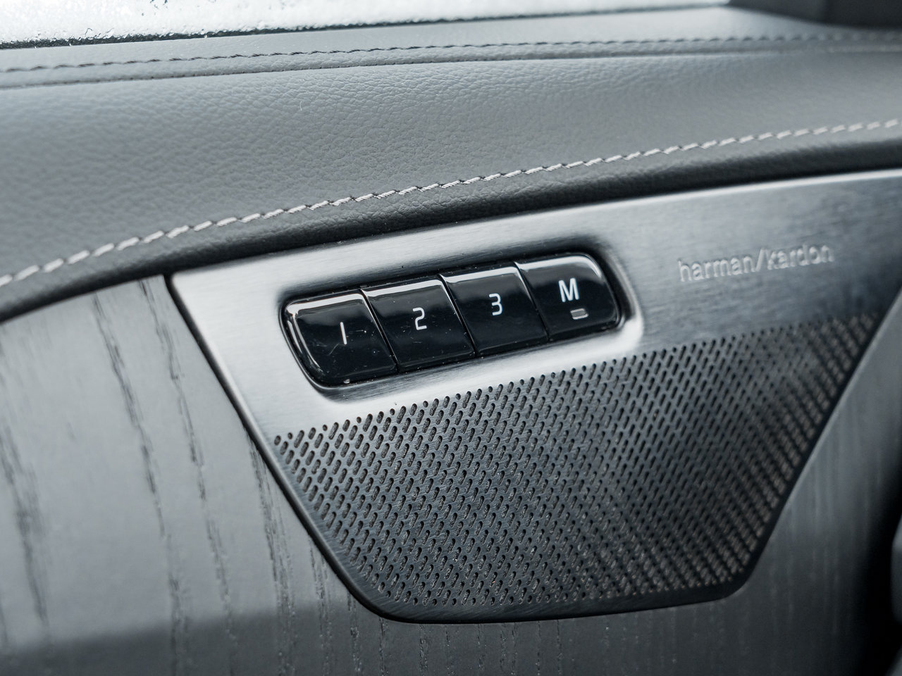 2024 Volvo XC90 Plug-In Hybrid T8 eAWD PHEV Ultimate 7-Seater  CPO RATE fr 3.49%*-16