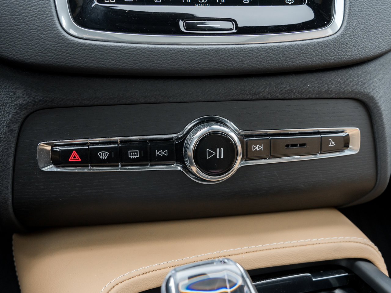 2024 Volvo XC90 Plug-In Hybrid T8 eAWD PHEV Ultimate 7-Seater  CPO RATE fr 3.49%*-18