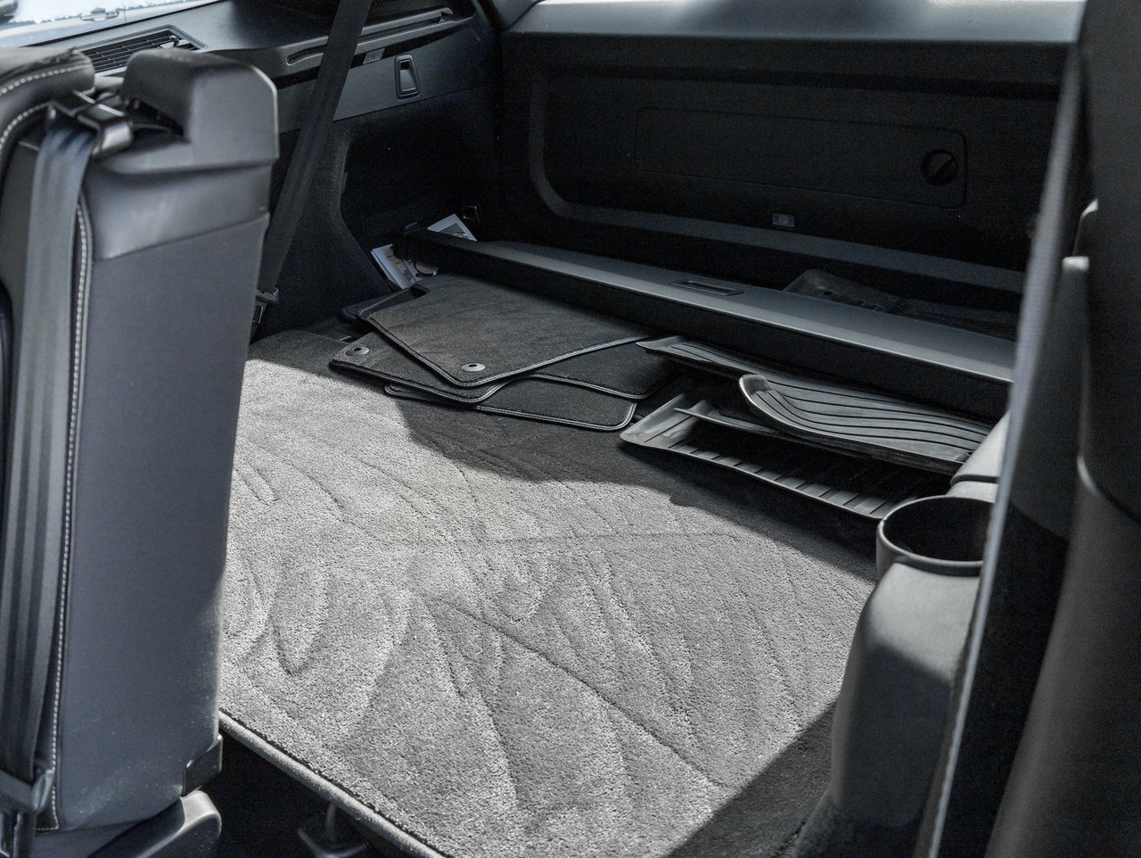 2022 Volvo XC90 Recharge T8 eAWD PHEV R-Design EXTENDED RANGE  VOLVO CPO-25