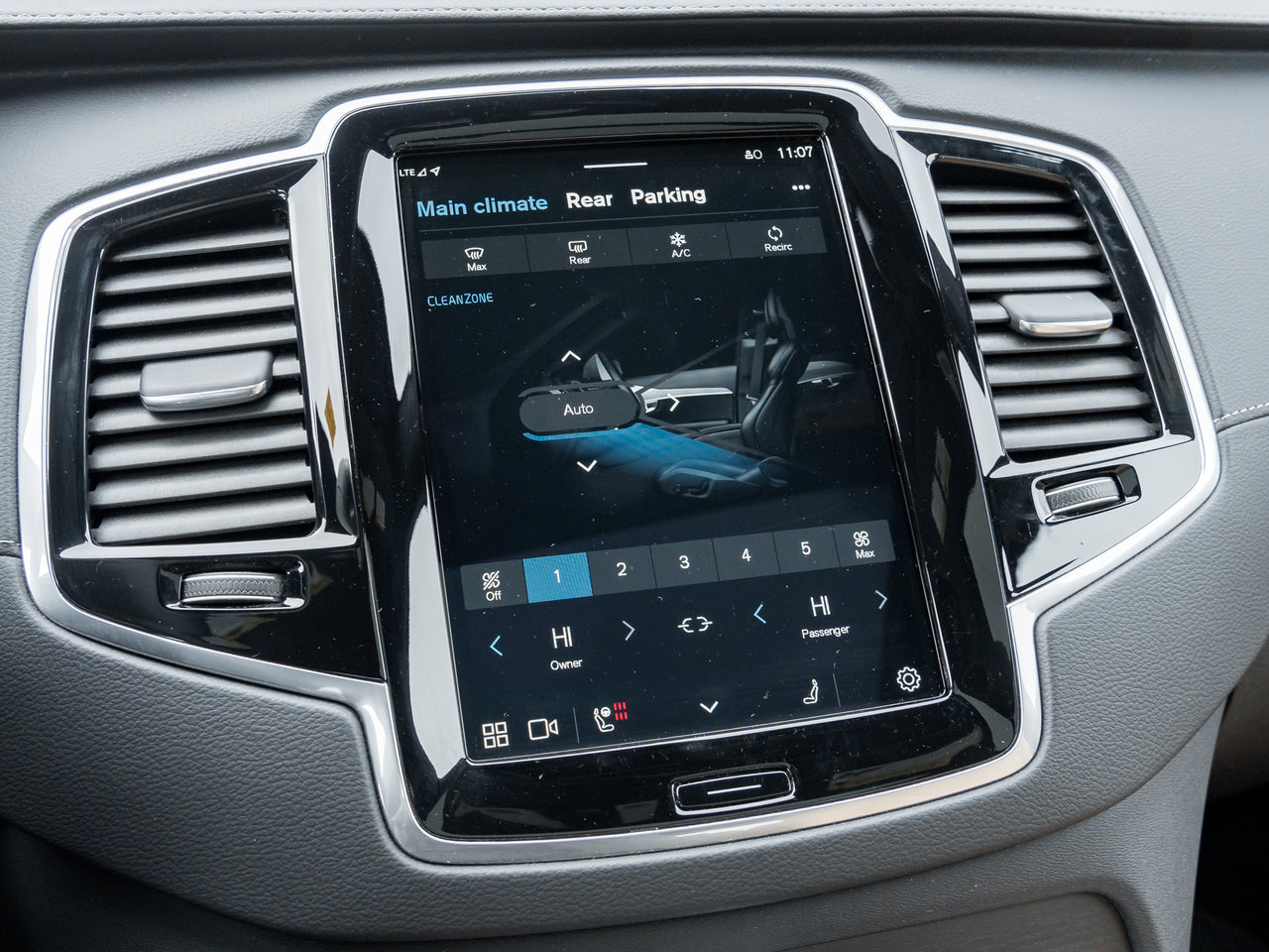 Volvo XC90 Recharge T8 eAWD PHEV Ultimate 7-Seater LOW MILEAGE  CPO 2024-20