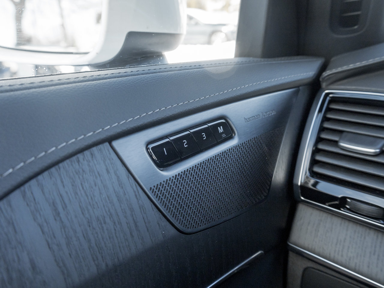 Volvo XC90 Recharge T8 eAWD PHEV Ultimate 7-Seater TRADE IN  VOLVO CPO 2024-15