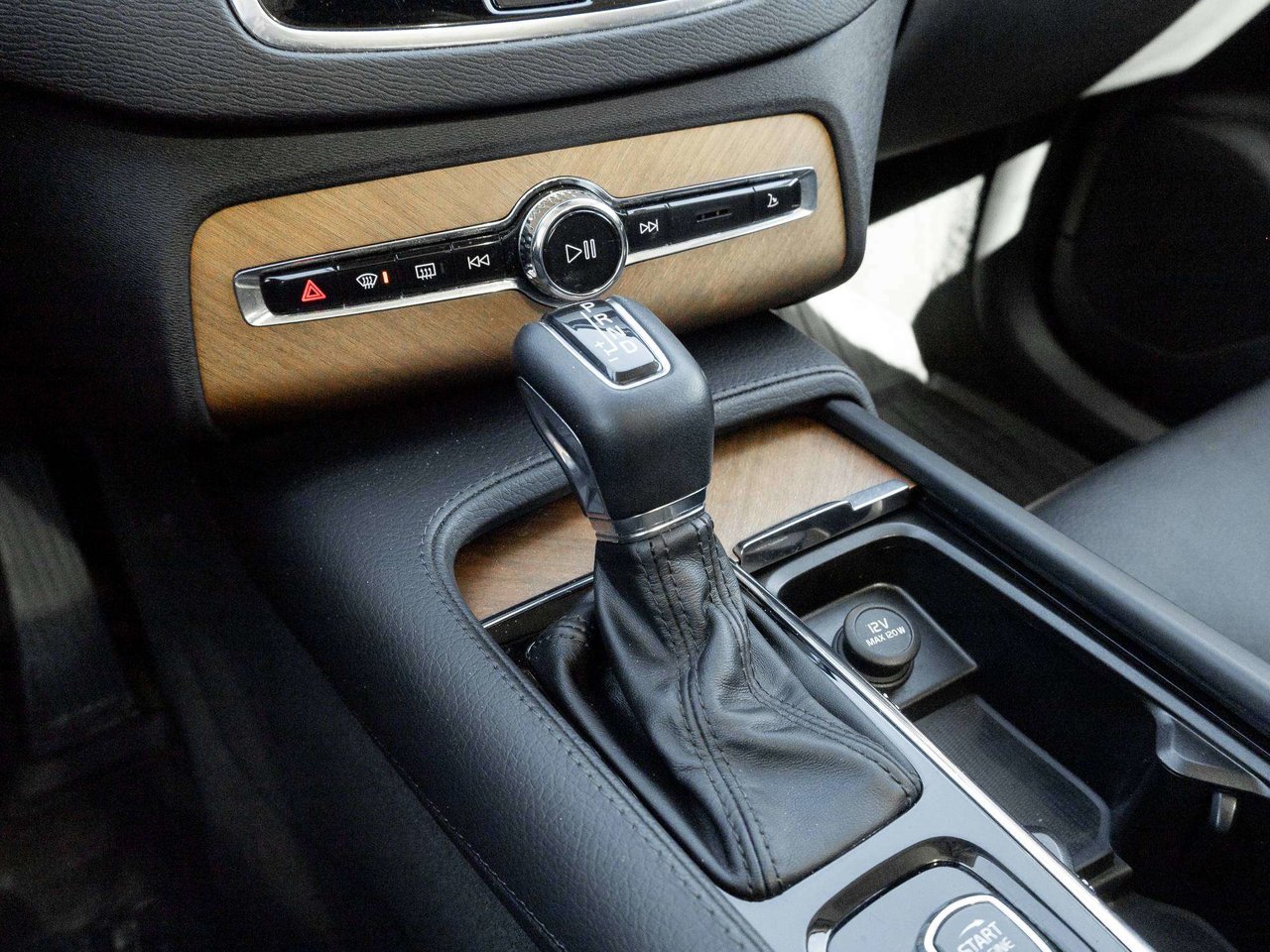2020 Volvo XC90 MOMENTUM PLUS^Trade In^One Owner^6 Seater-16