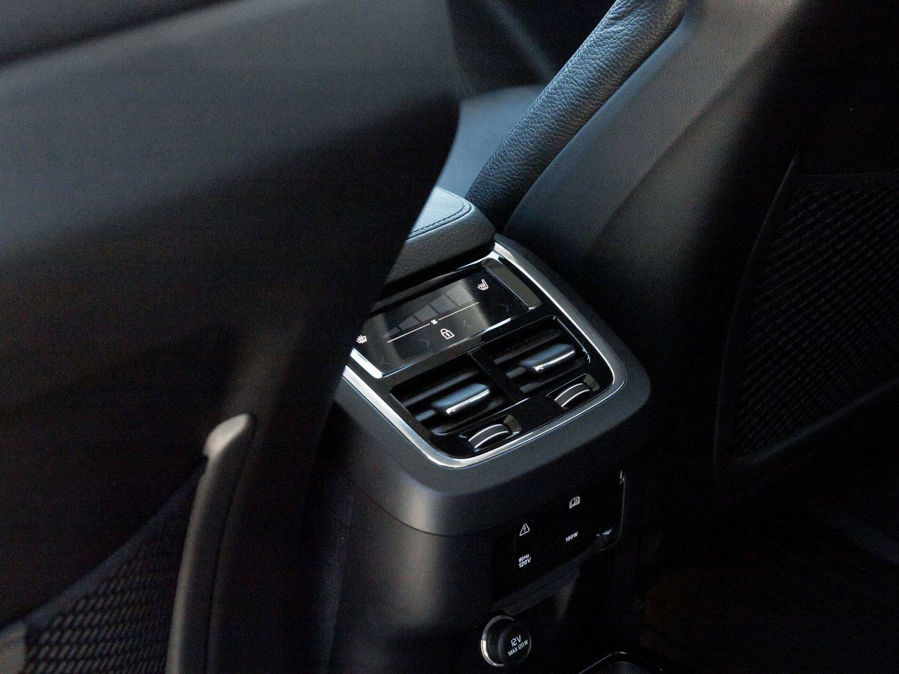2020 Volvo XC90 MOMENTUM PLUS^Trade In^One Owner^6 Seater-24