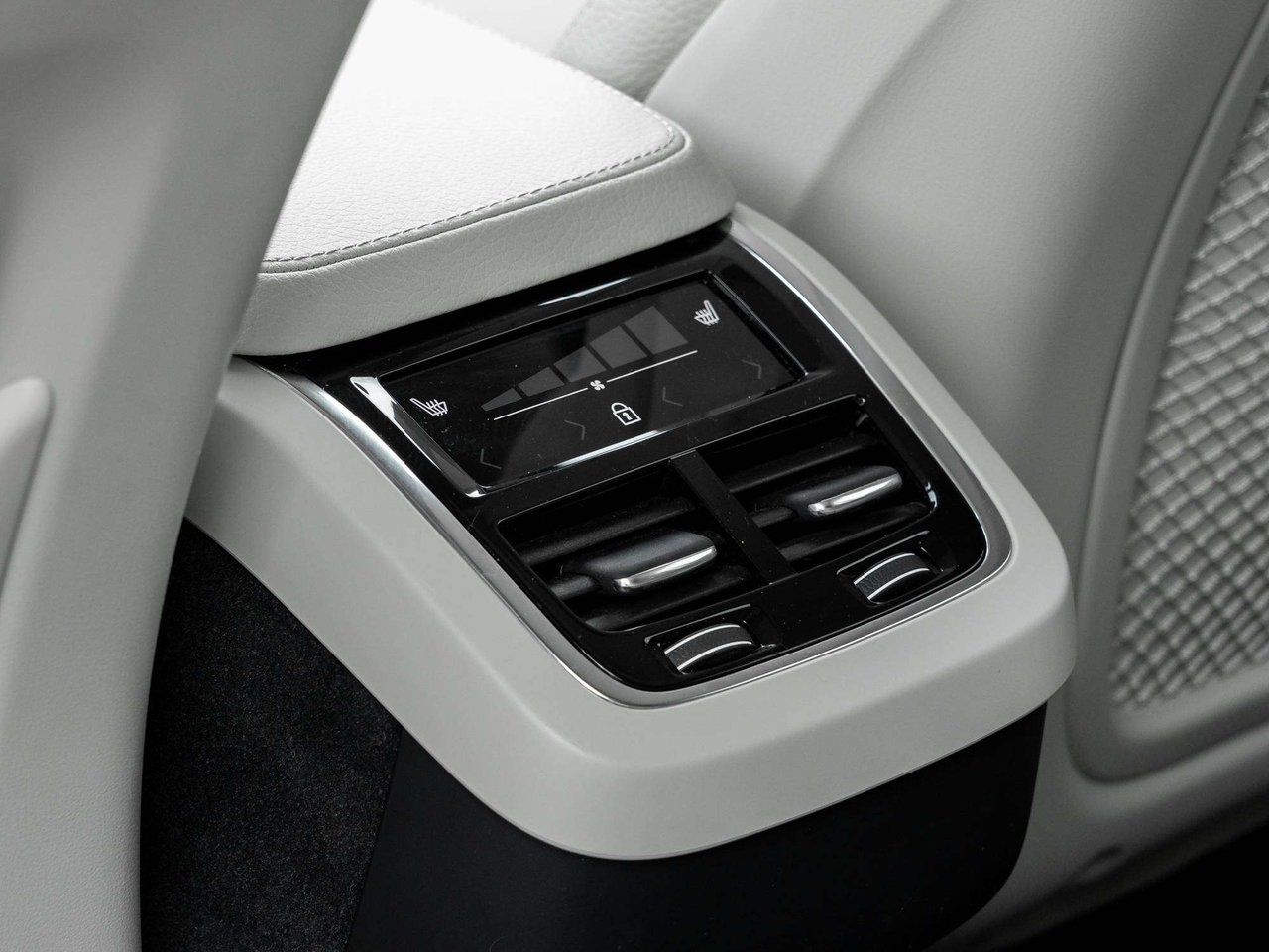 Volvo XC90 Momentum^Harman Kardon^20Wheels^CPO rate fr2.99%* 2022-23