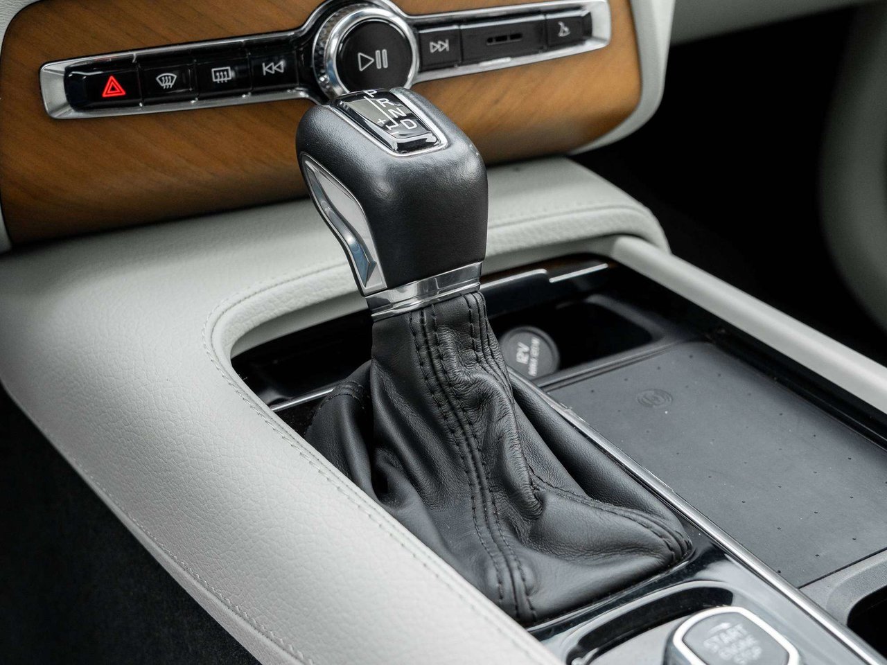 Volvo XC90 Momentum^Harman Kardon^20Wheels^CPO rate fr2.99%* 2022-15