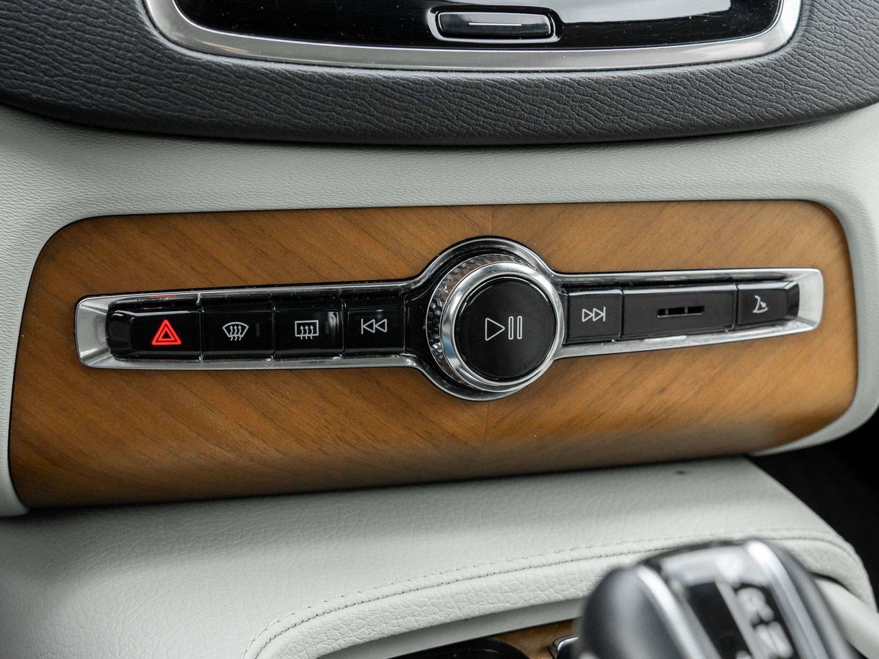 Volvo XC90 Momentum^Harman Kardon^20Wheels^CPO rate fr2.99%* 2022-17