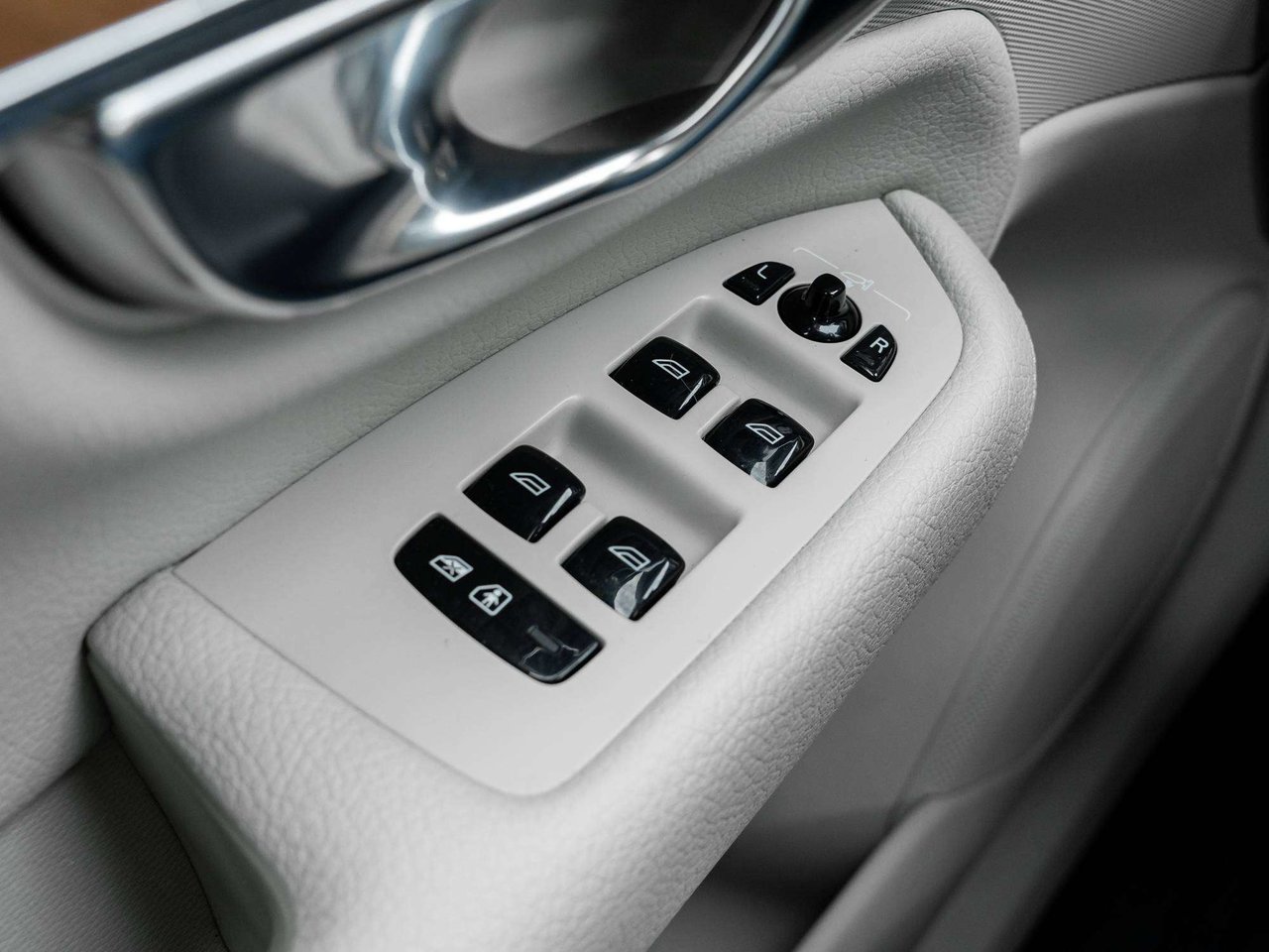 Volvo XC90 Momentum^Harman Kardon^20Wheels^CPO rate fr2.99%* 2022-12