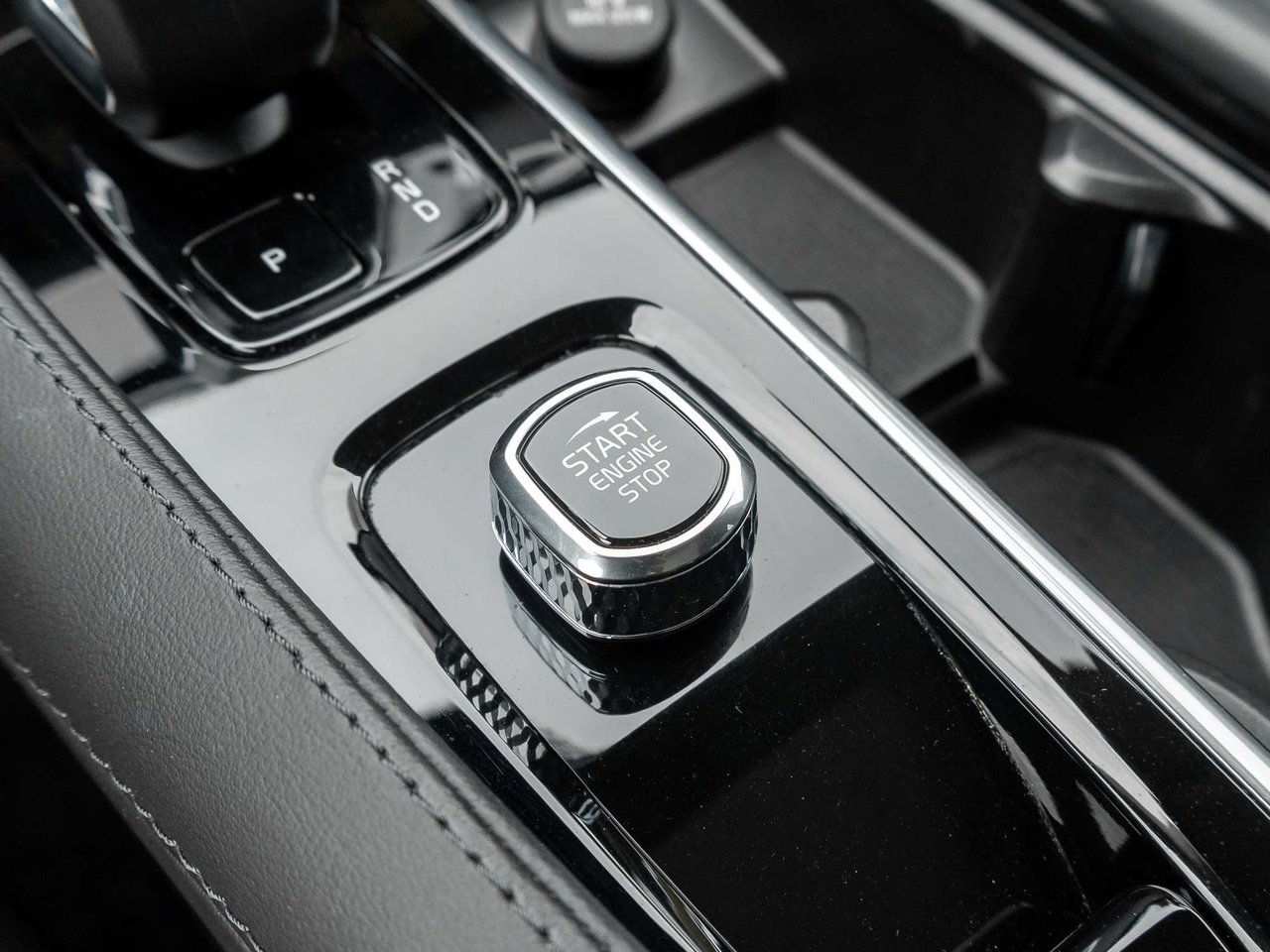 2023 Volvo XC90 Core-16