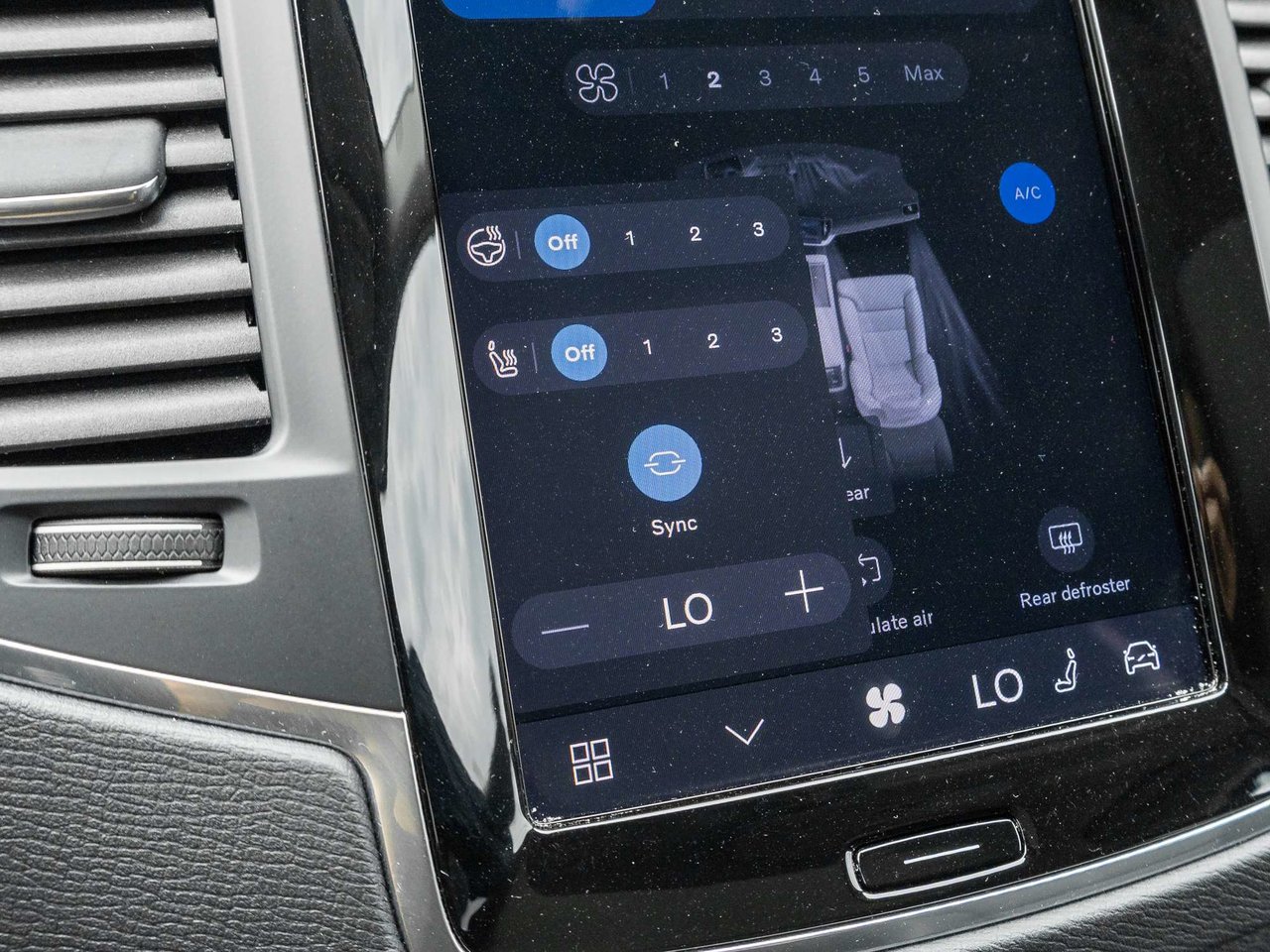 2023 Volvo XC90 Core-19