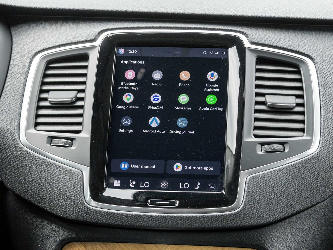 2023 Volvo XC90 Core-25