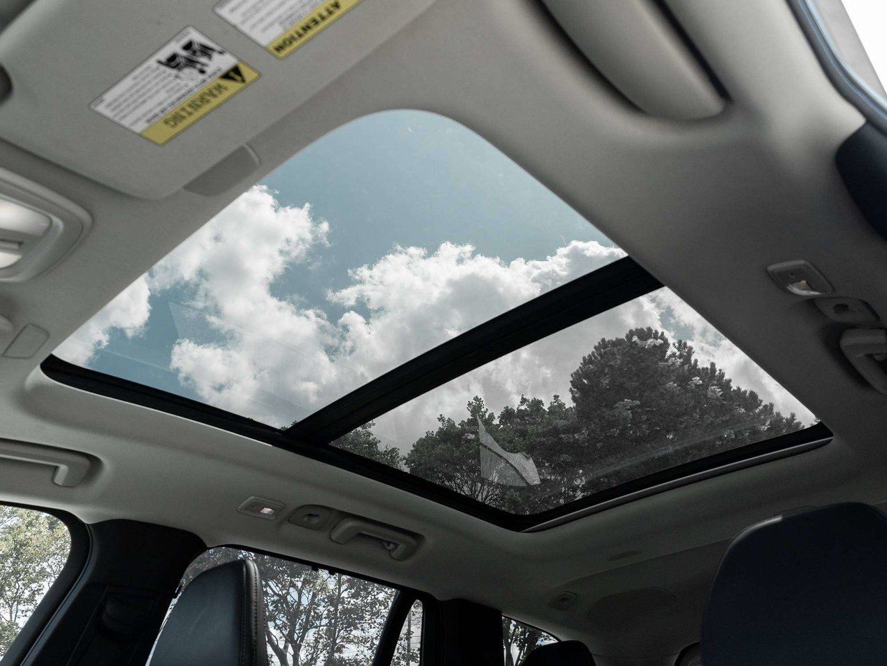 Volvo XC90 Ultimate Dark Theme 2023-23