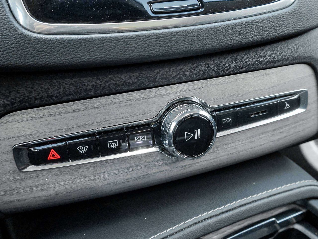 Volvo XC90 Ultimate Dark Theme 2023-19
