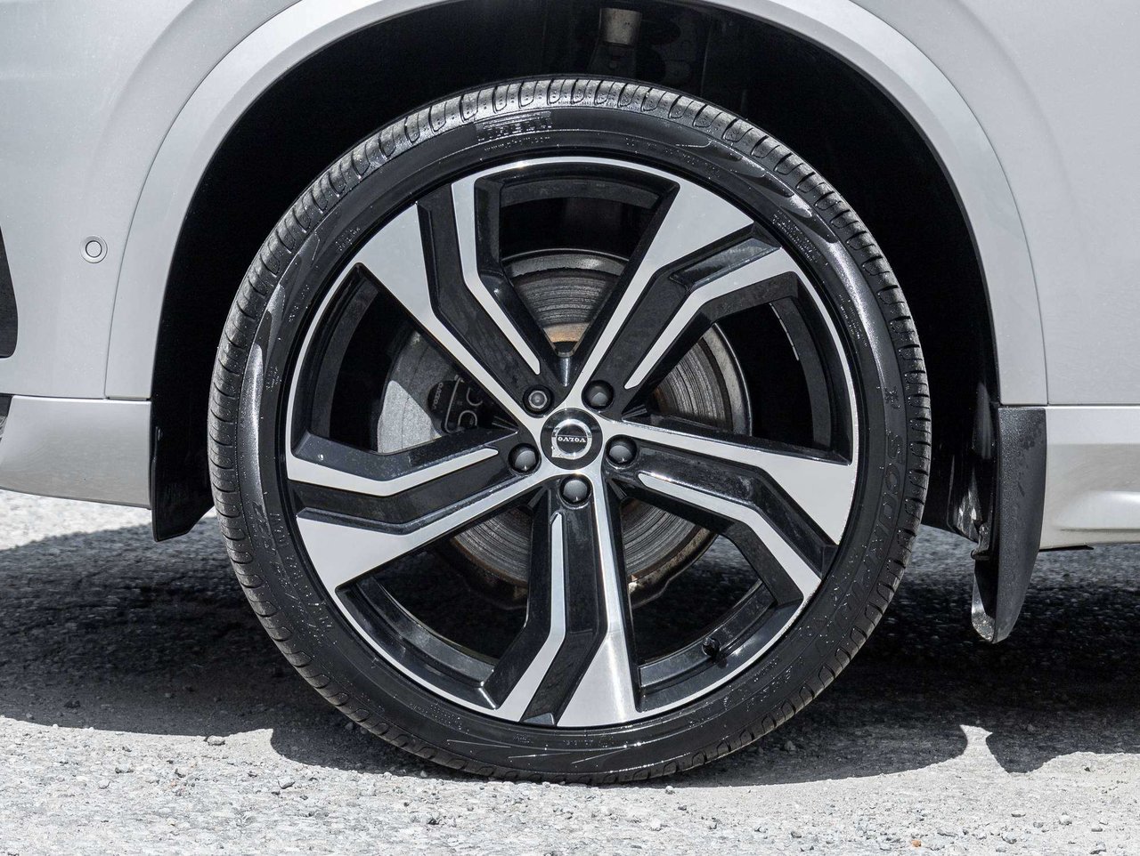 Volvo XC90 Ultimate Dark Theme 2023-3