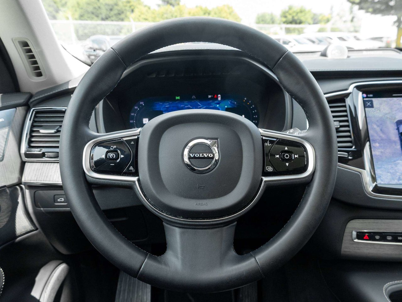 Volvo XC90 Ultimate Dark Theme 2023-7