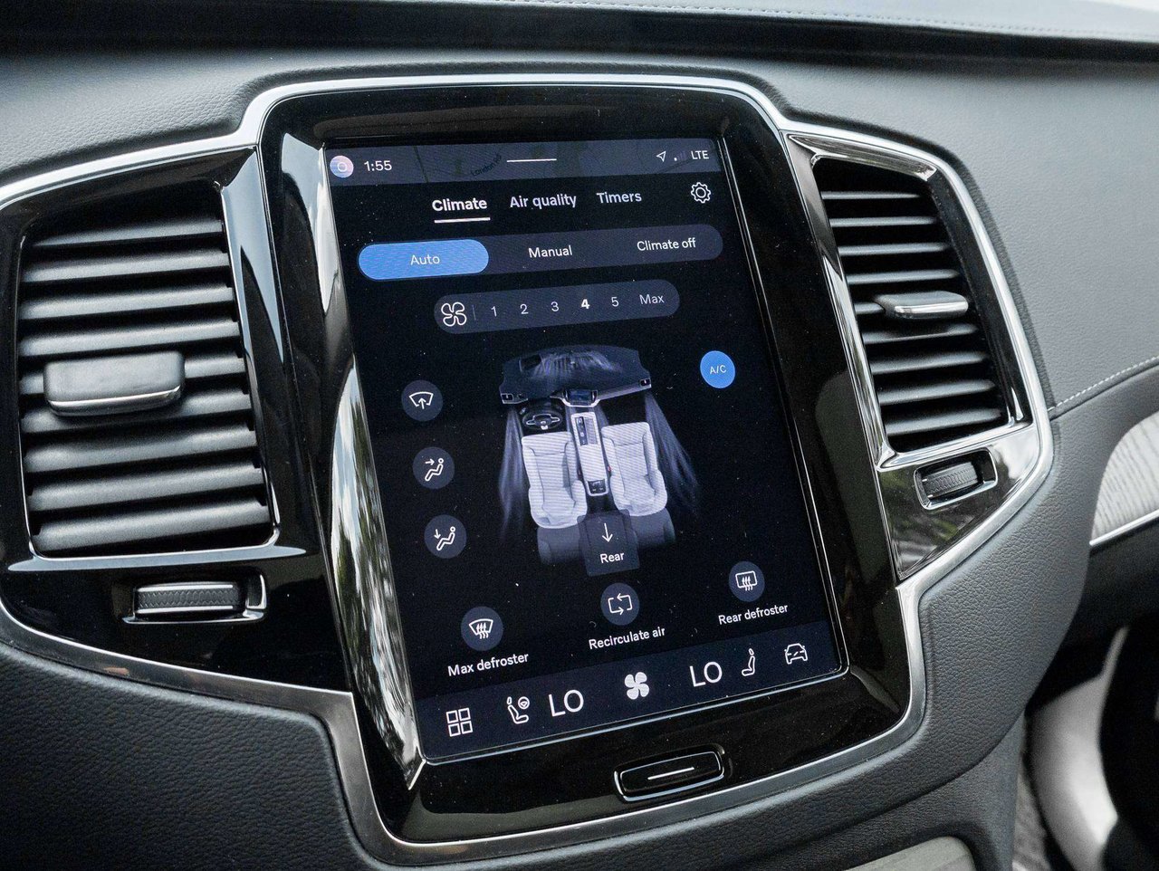Volvo XC90 Ultimate Dark Theme 2023-20