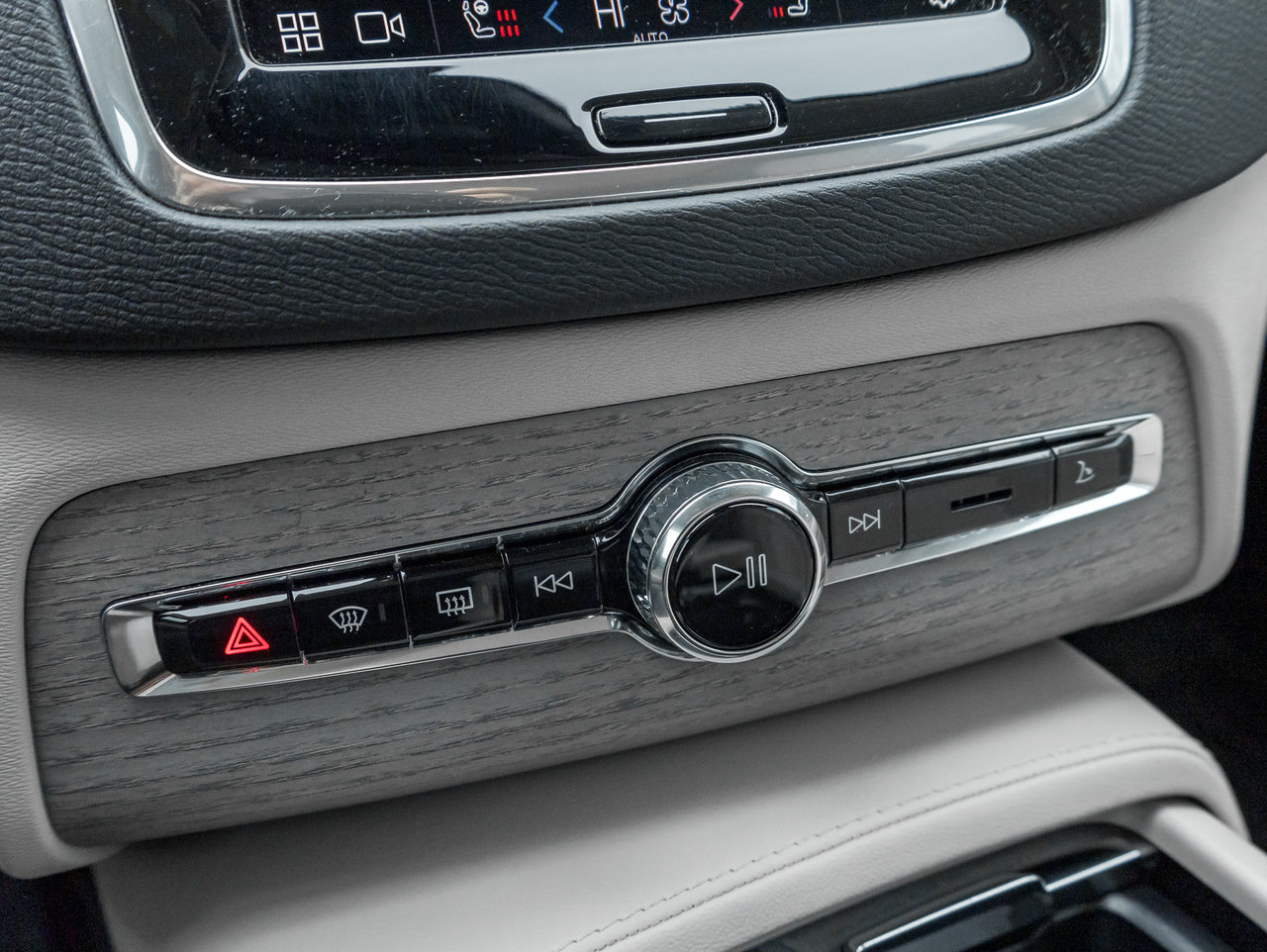 Volvo XC90 B6 AWD Plus 7-Seater  21 ALLOY WHEEL  VOLVO CPO 2024-17