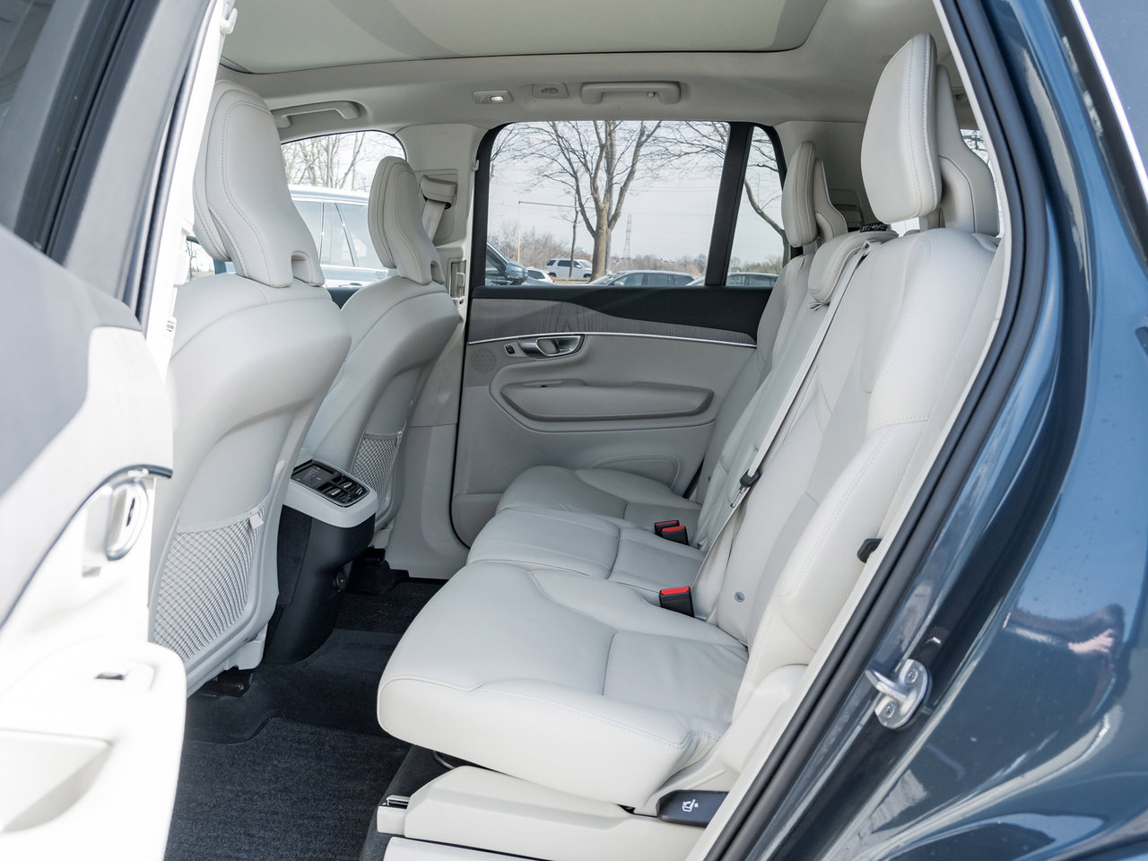 2024 Volvo XC90 B6 AWD PLUS 7-Seater  OFF LEASE  ONE OWNER  CPO-21