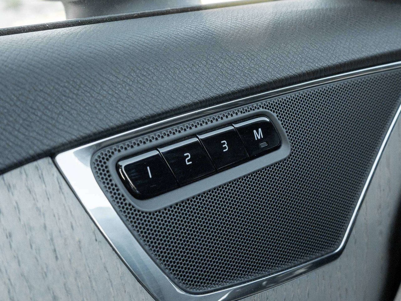2024 Volvo XC90 Plus Bright Theme-15