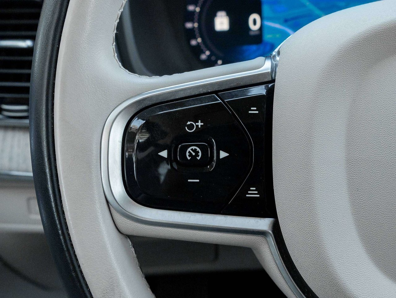 2024 Volvo XC90 Plus Bright Theme-10