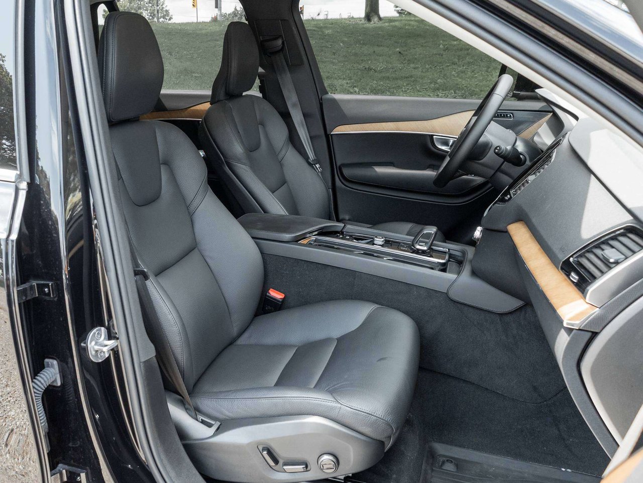 Volvo XC90 Plus Bright Theme 2024-23