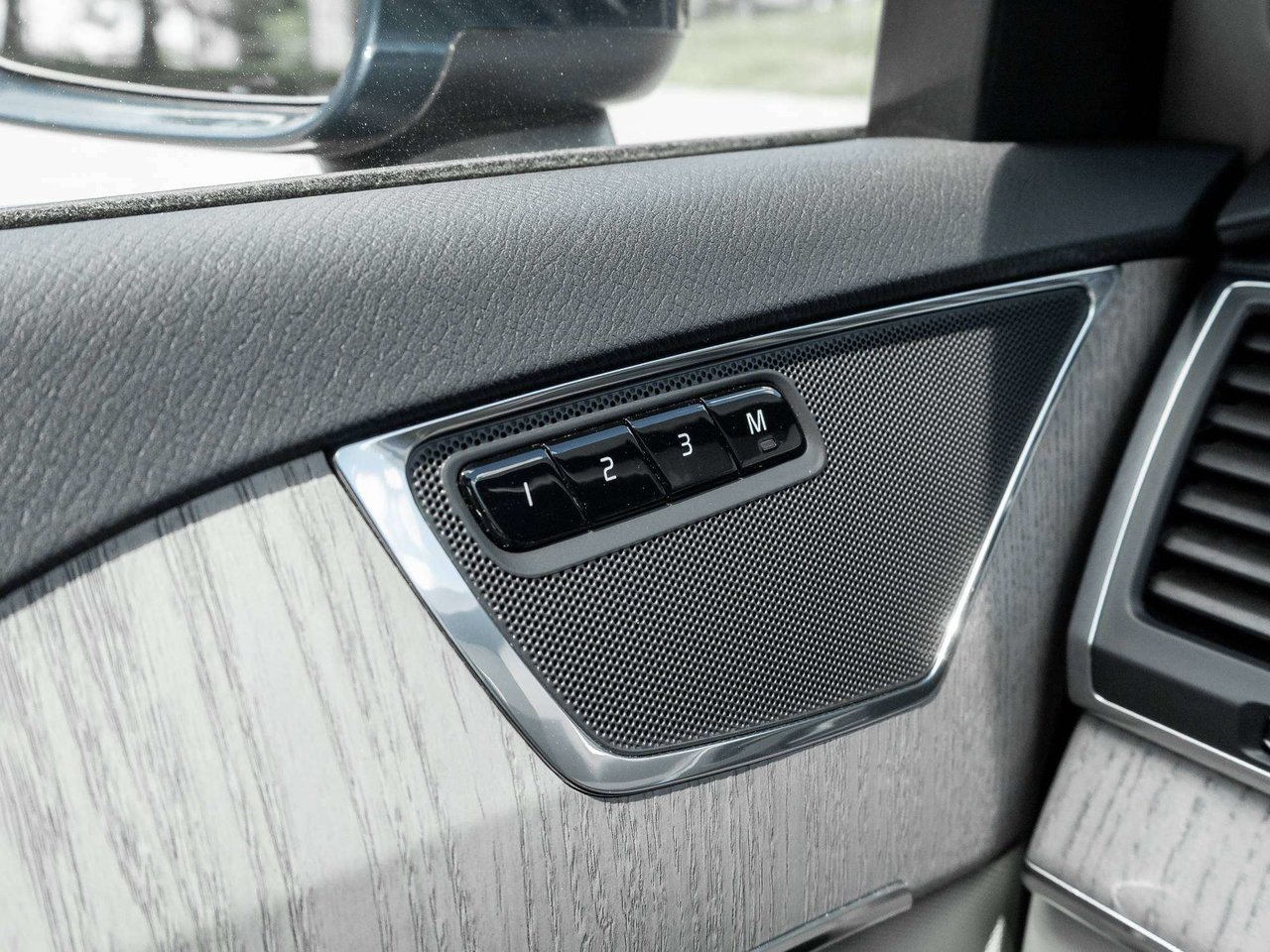 2024 Volvo XC90 Core Bright Theme-13