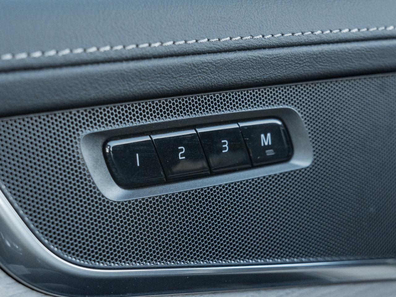 Volvo XC90 2025.5 B6 AWD Plus 7-Seater  NEARLY NEW  CPO 2025-15