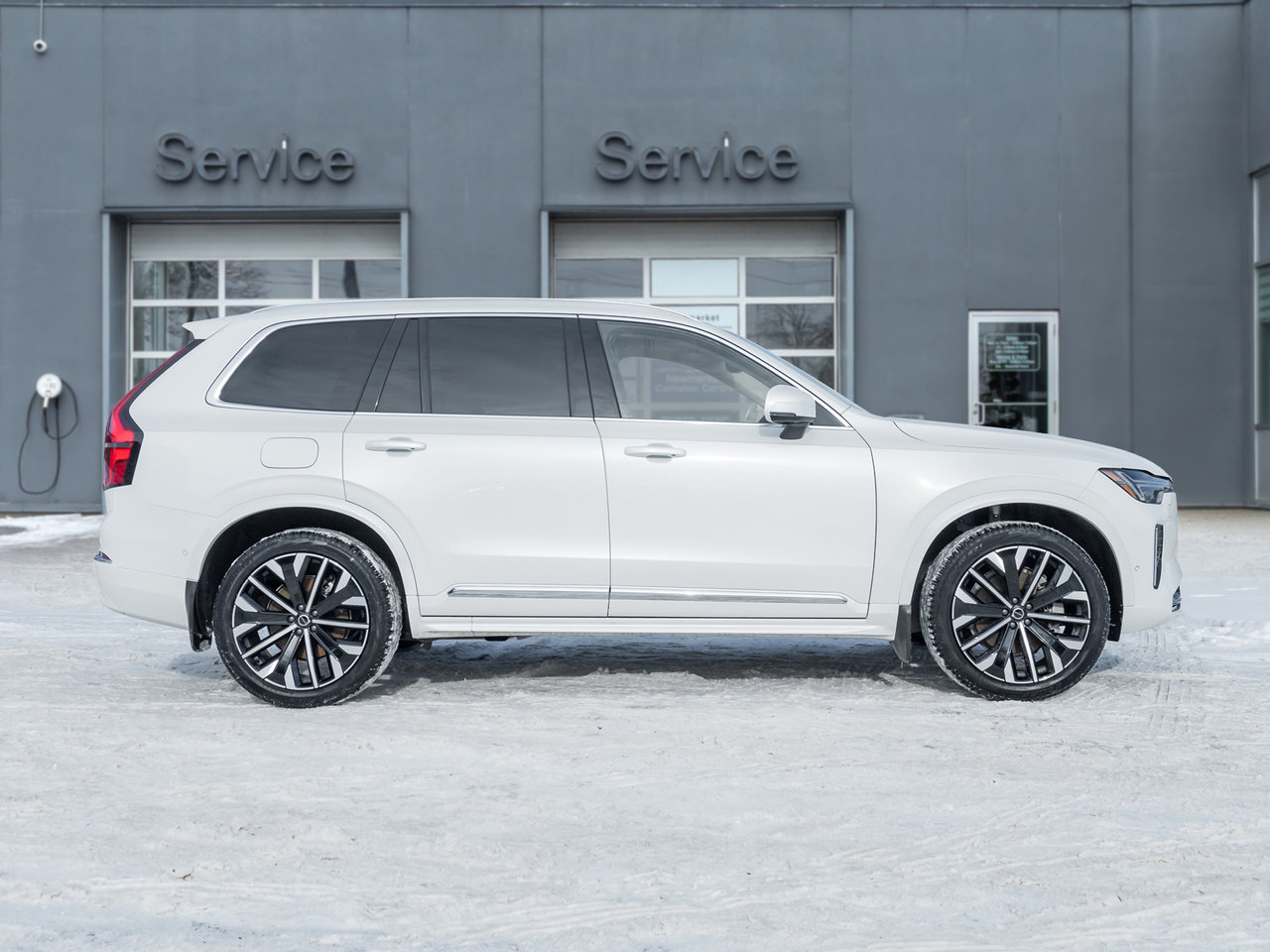 Volvo XC90 2025.5 B6 AWD Plus  VOLVO CPO RATE FROM 3.49%* 2025-4