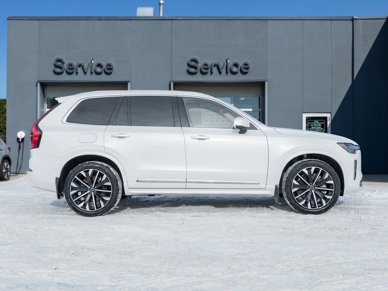 Volvo XC90 2025.5 B6 AWD Plus  VOLVO CPO RATE FROM 2.99%* 2025-5
