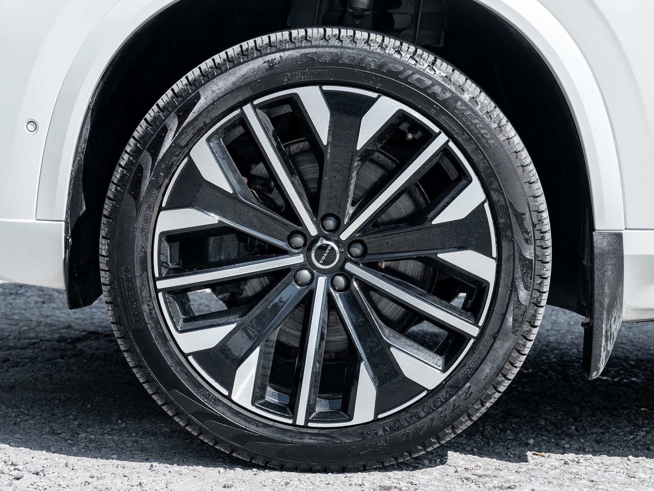 2025 Volvo XC90 Ultra Bright Theme-2