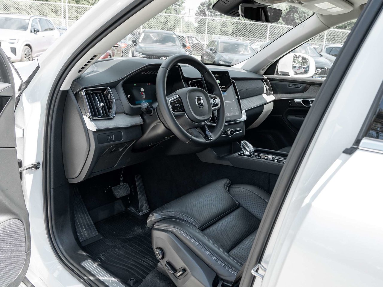 2025 Volvo XC90 Ultra Bright Theme-5
