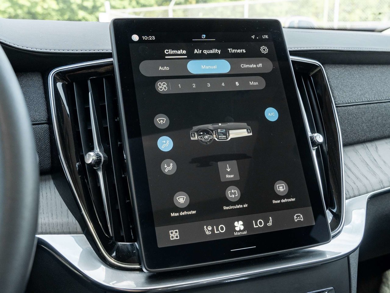 2025 Volvo XC90 Ultra Bright Theme-17