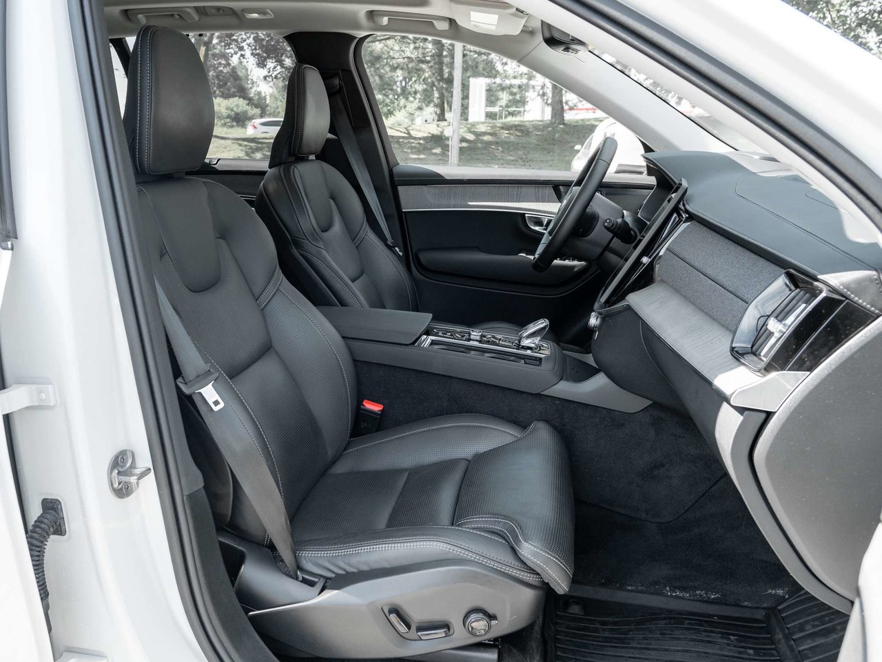 2025 Volvo XC90 Ultra Bright Theme-20