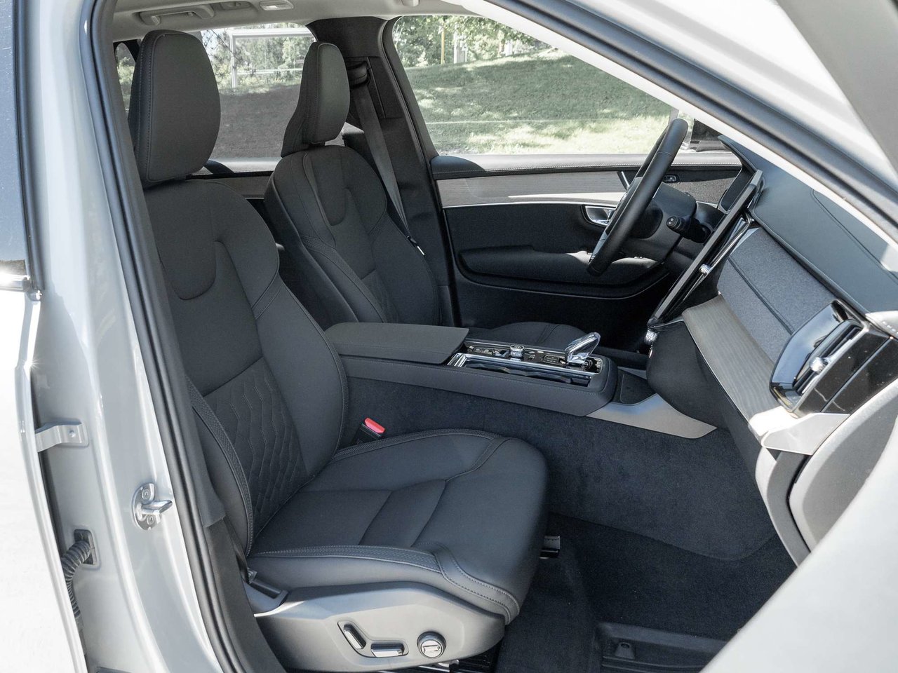 2026 Volvo XC90 Plus Dark Theme-22