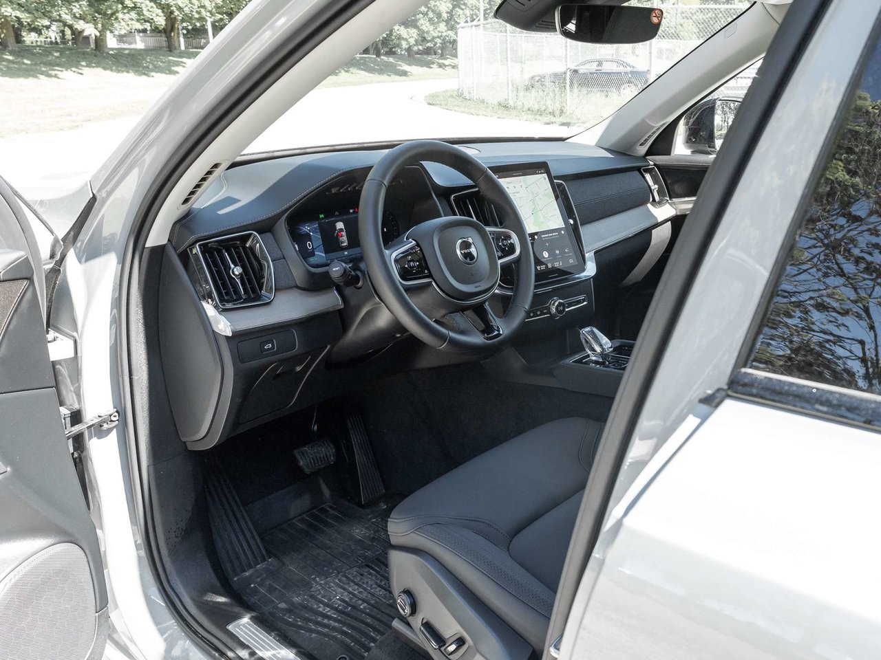 2026 Volvo XC90 Plus Dark Theme-6