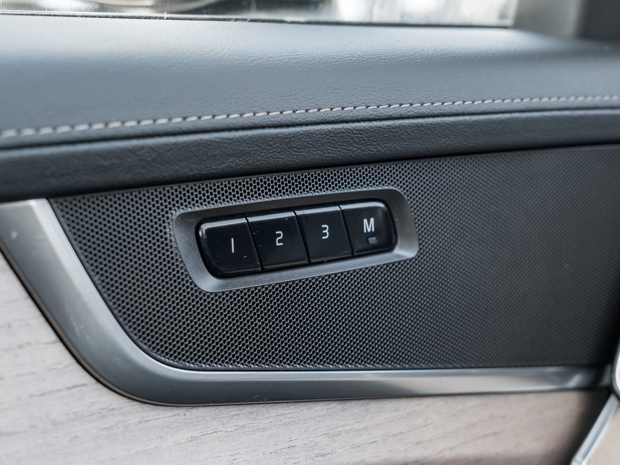 2026 Volvo XC90 B6 AWD PLUS Dark Theme 7-Seater-VOLVO CPO KE NEW-14