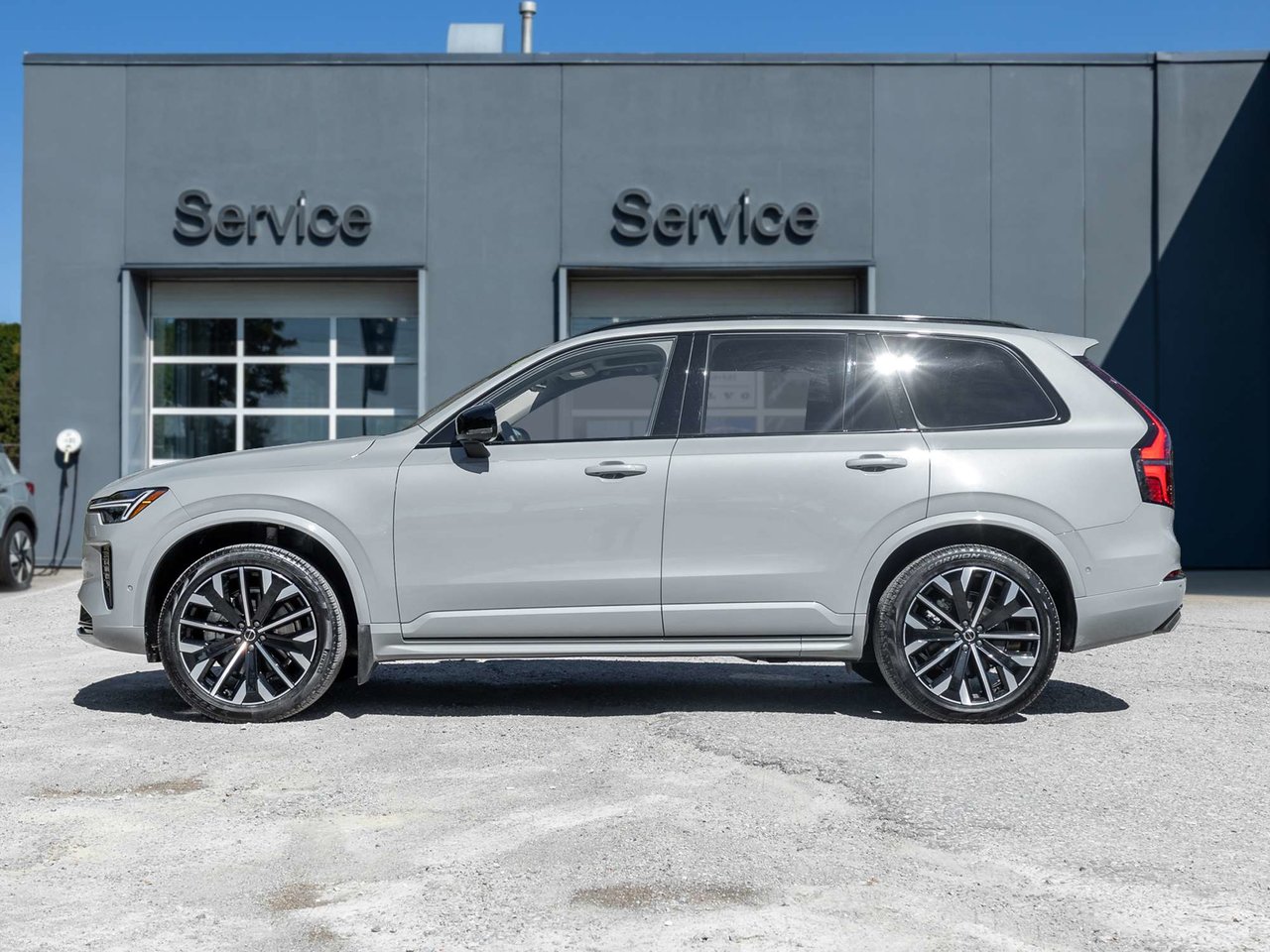 2026 Volvo XC90 Plus Dark Theme-2