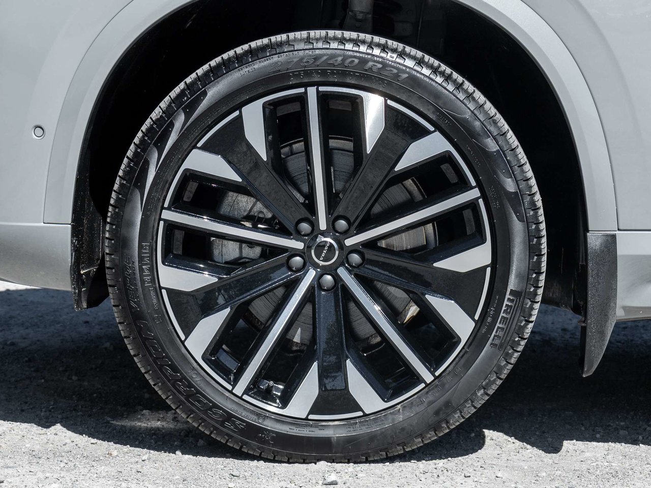 2026 Volvo XC90 Plus Dark Theme-3