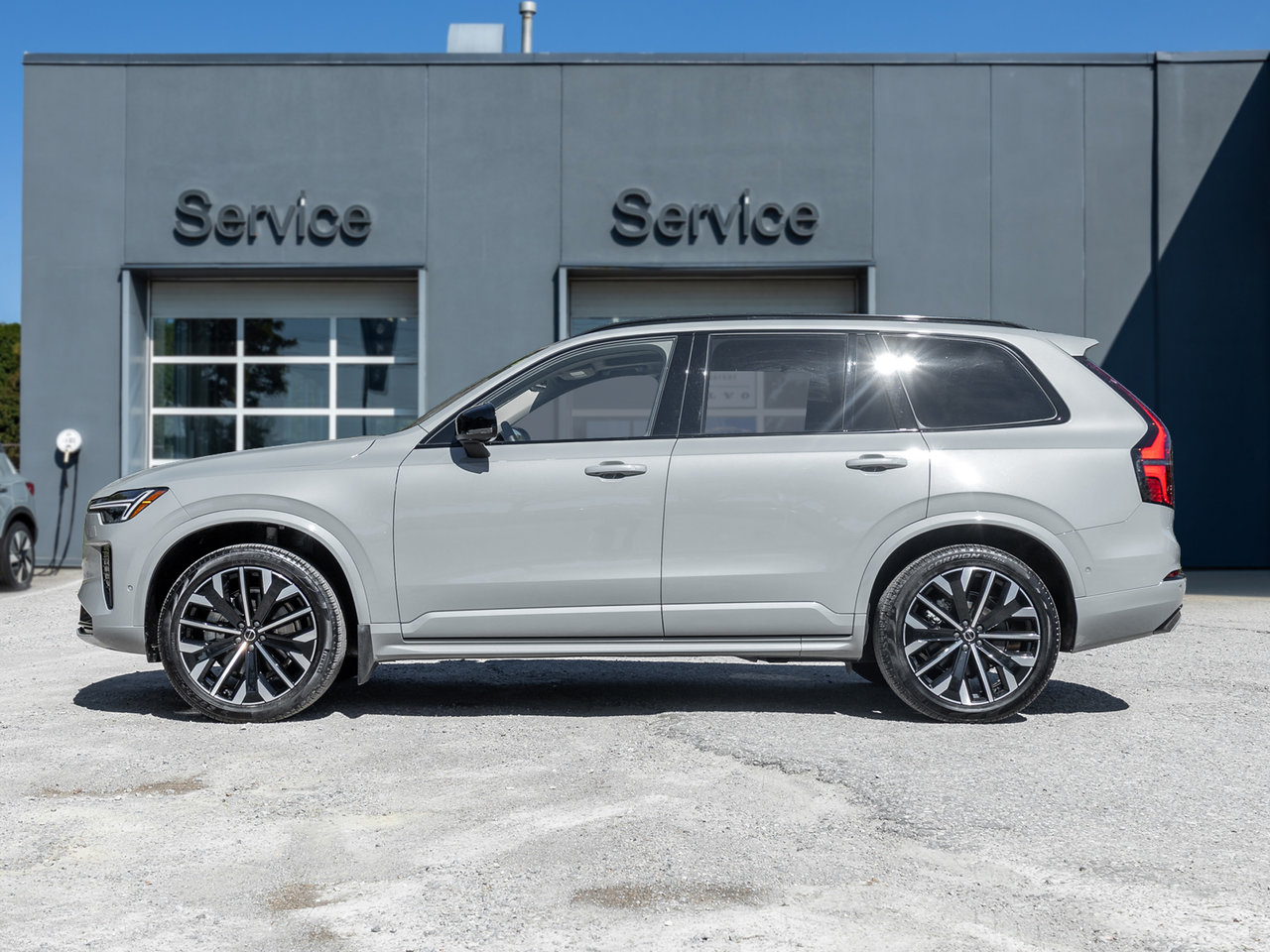 2026 Volvo XC90 B6 AWD PLUS Dark Theme 7-Seater-CPO RATE fr 3.49%*-2