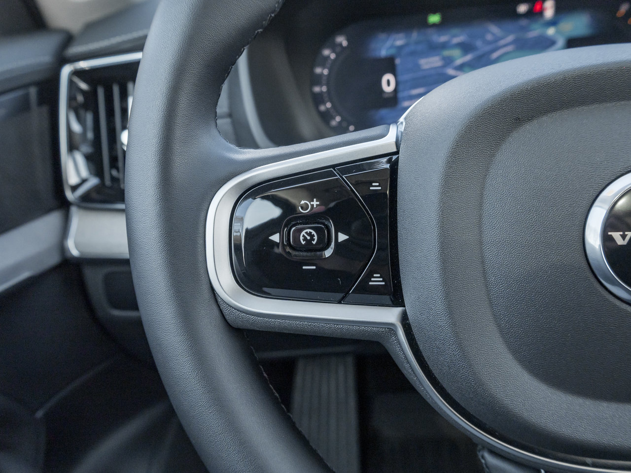 Volvo XC90 B6 AWD ULTRA  LIKE NEW  VOLVO CPO  HARMAN KARDON 2026-10