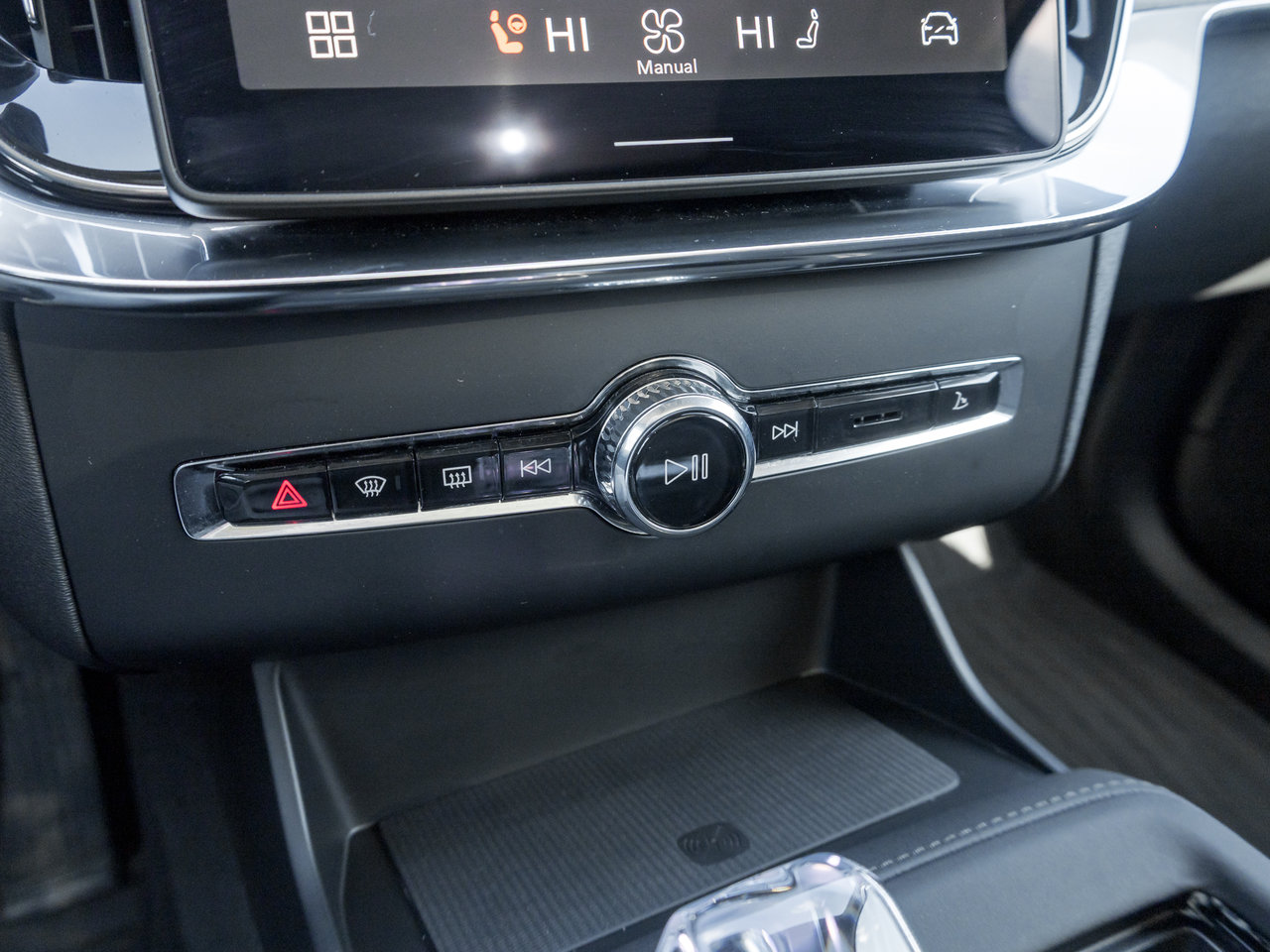 Volvo XC90 B6 AWD ULTRA  LIKE NEW  VOLVO CPO  HARMAN KARDON 2026-19