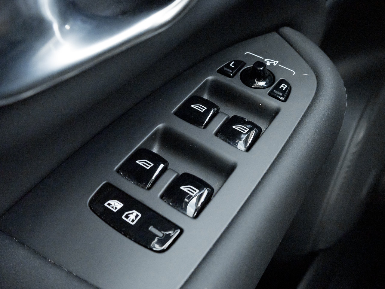 Volvo XC90 B6 AWD Core 7-Seater CURRENT MODEL YEAR  VOLVO CPO 2026-12