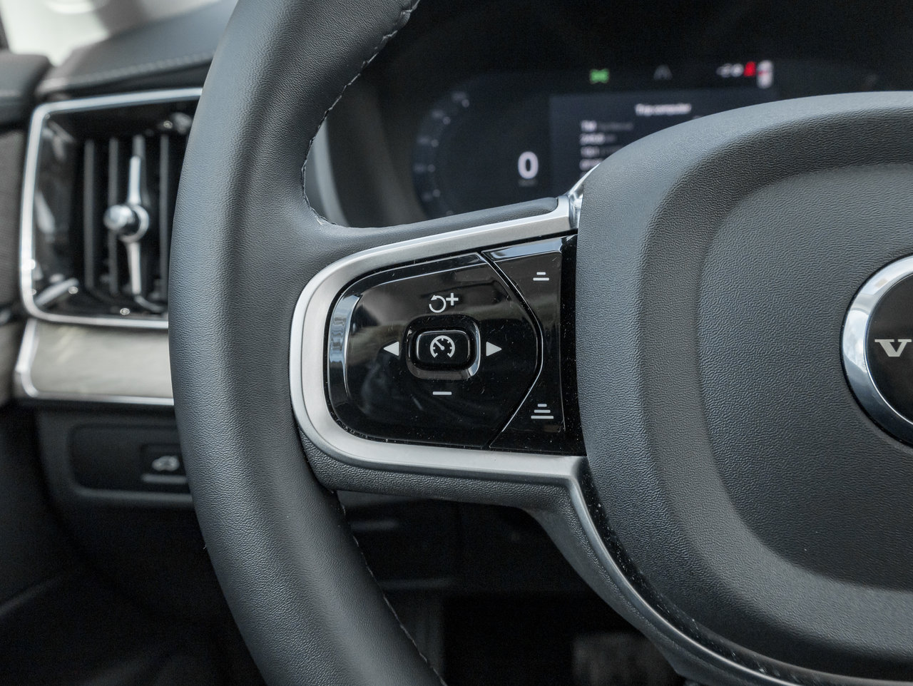 Volvo XC90 B6 AWD Core 7-Seater CURRENT MODEL YEAR  VOLVO CPO 2026-9