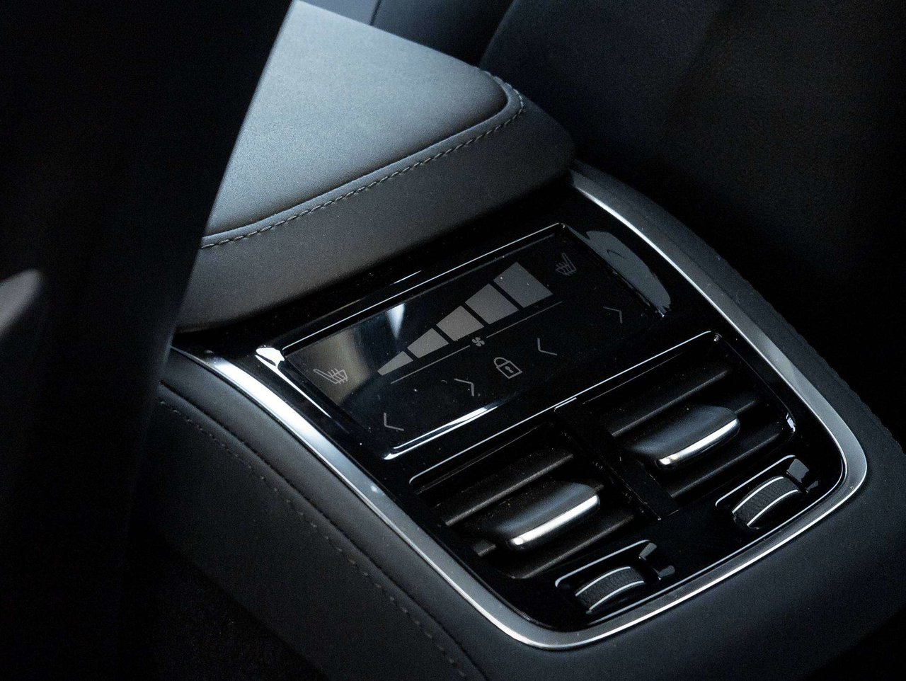 2026 Volvo XC90 Core Bright Theme-25